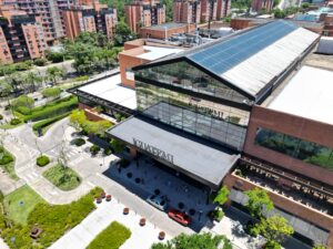 Foto da Fachada Shopping Iguatemi realizada com o drone da colnaghi 