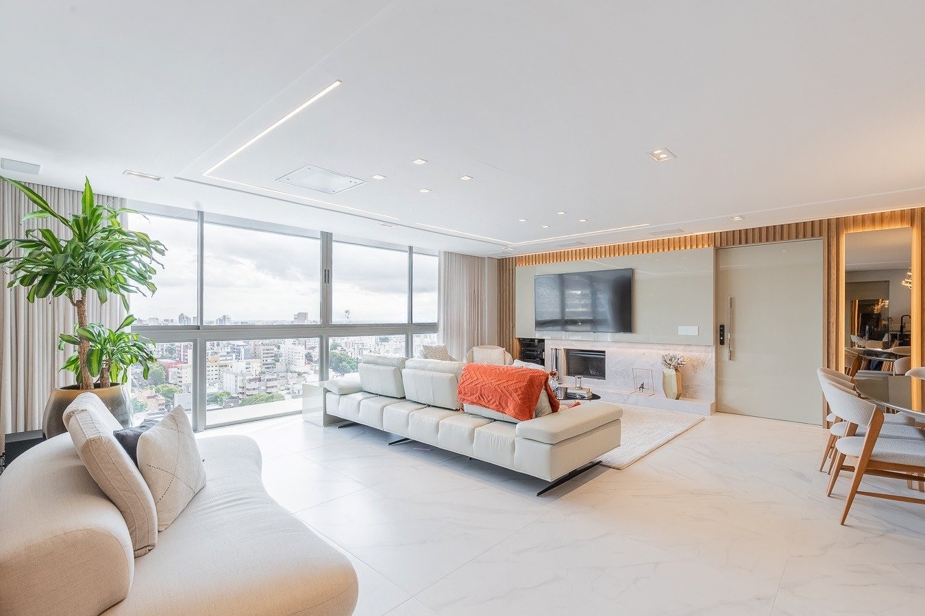 Como decorar sala de apartamento: o que uma designer faria diferente